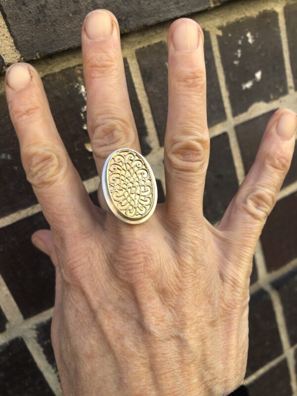 Ring Silber mit Ornamentoval Gold 585 und 750