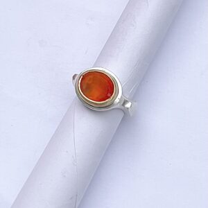 Ring aus Silber, Karneol, Fassung Gelbgold 750